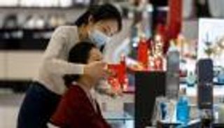 بيزنس التجميل الصيني جانب مضيء لكورونا.. فائزون وخاسرون بالصدفة