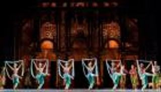 تلاميذ مدرسة الباليه يراقصون الأزمات في أوبرا باريس.. كورونا وإضرابات