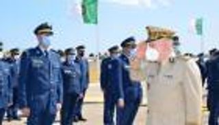 قائد الجيش الجزائري يدعو لـ"اليقظة" وسط توترات إقليمية