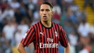 إسماعيل بن ناصر لاعب وسط ميلان