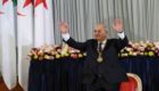 تفاصيل خطة الجزائر لاجتذاب الأموال من السوق غير الرسمية