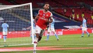 بيير إيميريك أوباميانج مهاجم أرسنال