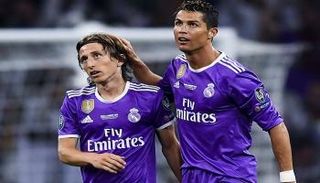 لوكا مودريتش وكريستيانو رونالدو