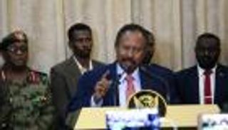 حمدوك يعلن رسميا تعيين 18 واليا مدنيا بالسودان