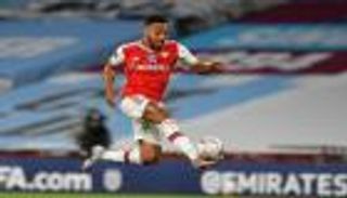 هداف الدوري الإنجليزي.. المال يحول مسار برشلونة نحو أوباميانج