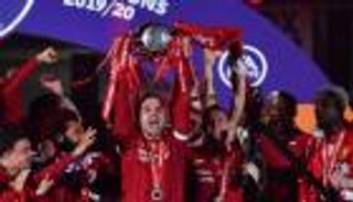 بالصور.. ليفربول يحتفل بلقب الدوري الإنجليزي وسط مدرجات خاوية