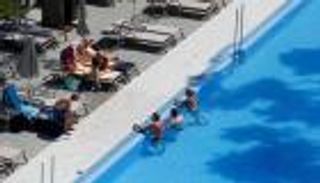 رغم مغادرة "عزلة كورونا" والإغراءات.. فنادق إسبانيا شبه خالية