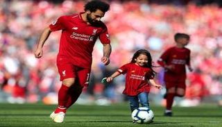 محمد صلاح وابنته مكة - صورة أرشيفية 