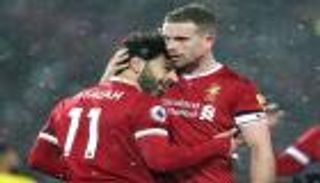 الكلمات لا تكفي.. قائد ليفربول يدافع عن محمد صلاح