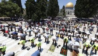 صلاة الجمعة بالمسجد الأقصى   