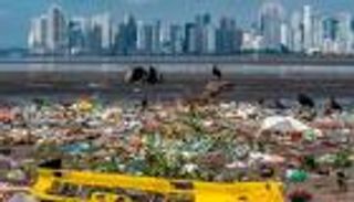 نفايات البلاستيك تغرق المحيطات خلال 20 عاماً