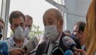 لودريان: لبنان بدون إصلاحات على حافة الهاوية