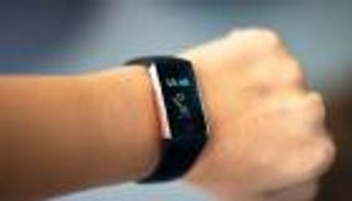 الساعة الذكية أمل جديد في هزيمة كورونا وإنقاذ المصابين