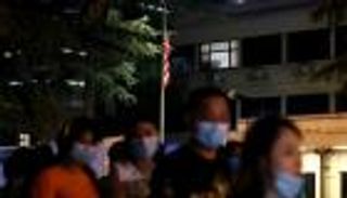 قبل الرحيل.. الصين تشدد الأمن خارج قنصلية أمريكا في تشنغدو