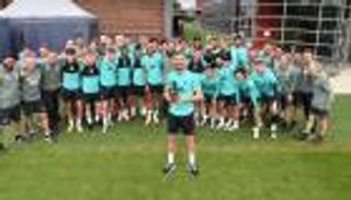 صورة لاعب العام.. سر غياب ثنائي ليفربول عن تتويج هندرسون