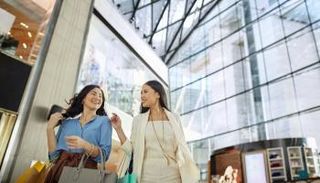 أبوظبي تدفع عجلة القطاع السياحي 