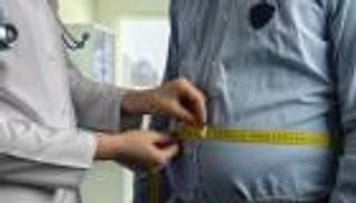 "صحة إنجلترا" تحذر: السمنة تزيد خطر الوفاة بكورونا