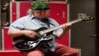 وفاة العازف بيتر جرين.. أحد مؤسسي فرقة "فليتوود ماك"