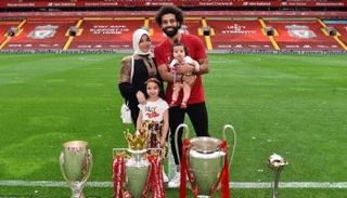 محمد صلاح وعائلته