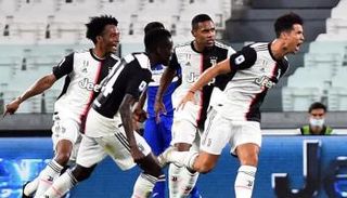 كريستيانو رونالدو يحتفل بلقب الدوري الإيطالي