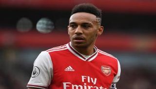 بيير إيمريك أوباميانج مهاجم أرسنال 