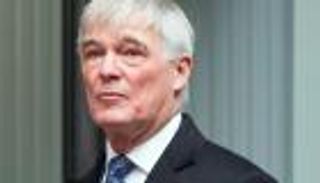 تفاصيل جديدة في فضيحة قطر وباركليز.. اعترافات مسؤول سابق