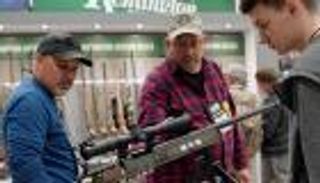 إفلاس أقدم شركة أمريكية لصناعة السلاح بعد حصار الديون 