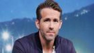 5 آلاف دولار من رايان رينولدز للعثور على دمية دب