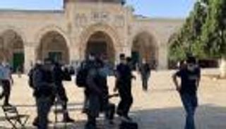 في وقفة عرفة.. مئات المستوطنين يقتحمون باحات الأقصى