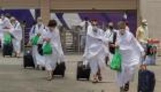 الحجاج يتوافدون لصعيد عرفة لأداء الركن الأعظم