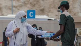 الحجاج يمكثون في مزدلفة حتى صباح اليوم التالي