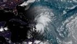 العاصفة "إساياس" تتحول إلى إعصار قرب جزر الباهاما