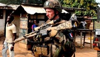 جندي فرنسي ضمن قوات مكافحة الإرهاب في منطقة الساحل - أرشيفية