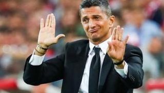 رازفان لوشيسكو مدرب الهلال السعودي 