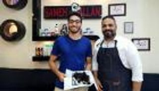 التبرع بالشعر.. "عيدية" شباب عرب لمصابي السرطان