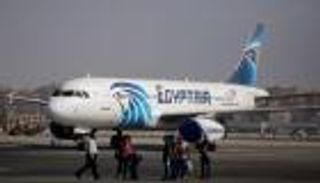 مصر للطيران تعلق رحلاتها إلى الكويت