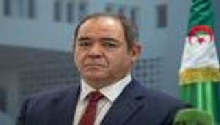 الجزائر تدعو الصين للعب "دور بناء" لحل الأزمة الليبية