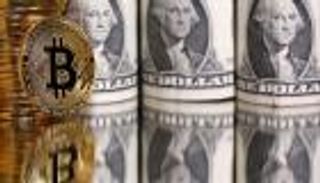 لأول مرة منذ عام.. بيتكوين تتخطى 12 ألف دولار