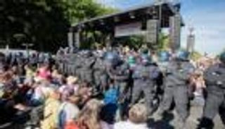 إصابة 18 شرطيا ألمانيا خلال فض احتجاج ضد قيود كورونا 