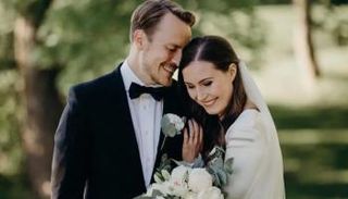  رئيسة الوزراء الفنلندية وزوجها