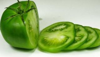 الطماطم غير الناضجة تحتوي على مادة سامة