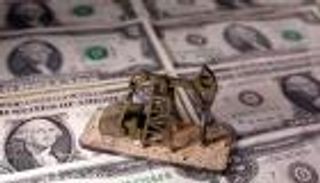 الدولار يعطل طموحات الذهب.. والنفط يستفيد من بيانات إيجابية