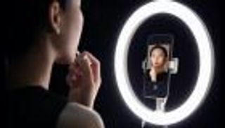 Bcase.. أداة لالتقاط صور سيلفي احترافية من شاومي