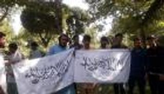 "رايات طالبان" بقلب طهران.. وهجوم أفغاني على إيران