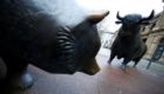 ناسداك يسجل قمة تاريخية.. وأسهم أوروبا تنتعش بدعم التحفيز