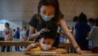 حظر وغرامة 1.4 مليار دولار.. أبل أمام القضاء في الصين