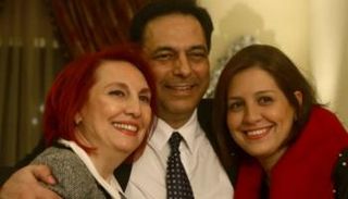 رئيس وزراء لبنان وزوجته وابنته - أرشيفية