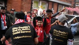 احتفالات جماهير ليفربول بالدوري الإنجليزي