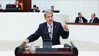 آيطون تشيراي النائب البرلماني عن حزب "الخير" المعارض