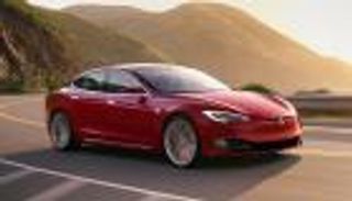 تسلا S.. طراز يجمع بين الرفاهية وأحدث التقنيات